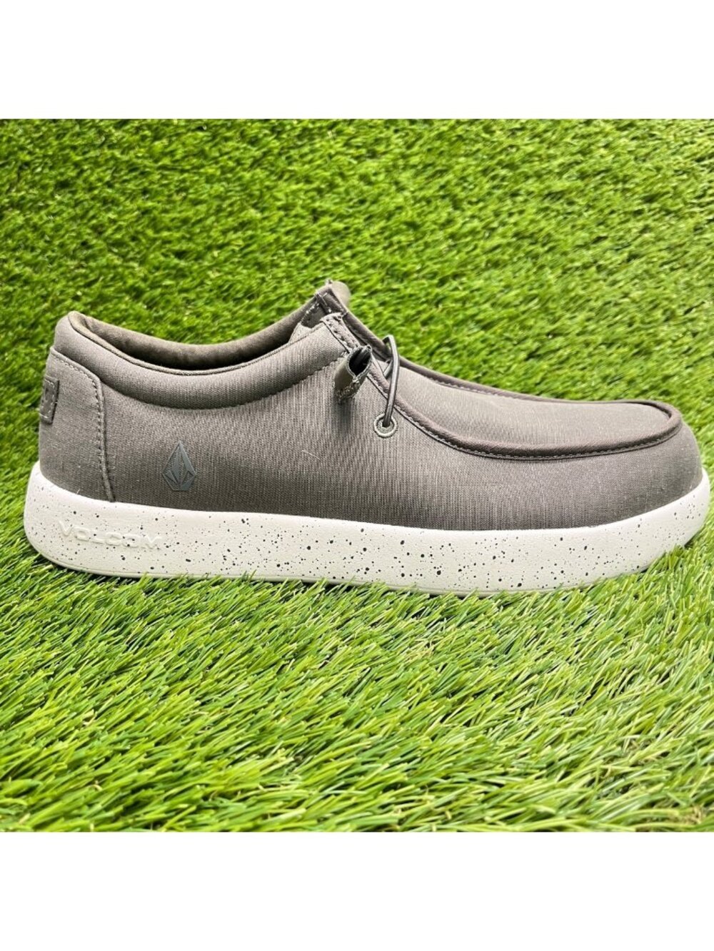 Volcom Chill Womens Size 11D Dark Gray White Composite Toe Safety Work Shoes